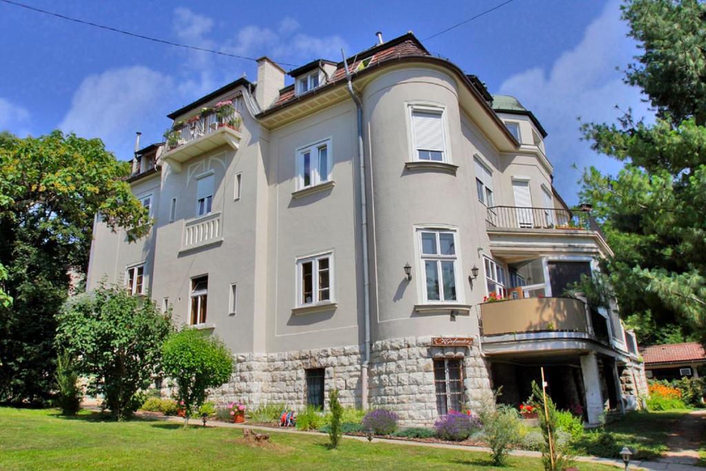 Kalmar Panzio Bed and Breakfast Βουδαπέστη Δωμάτιο φωτογραφία